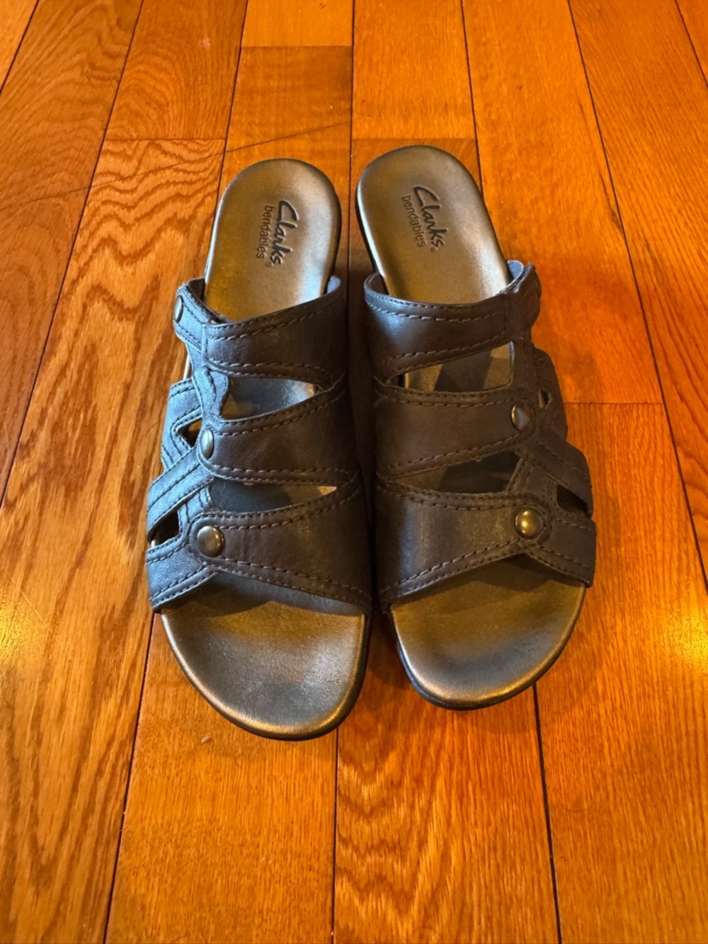 Clarks Bendables Navy Leather Sandals Women’s 10 | Comfort Strappy Slip‑On